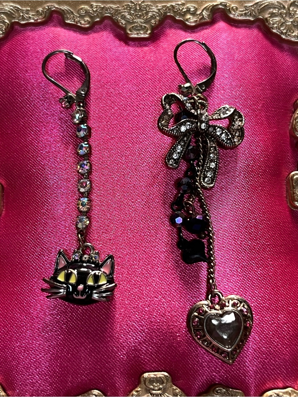 Vintage Betsey Johnson Cat & Bow Crystal Earrings